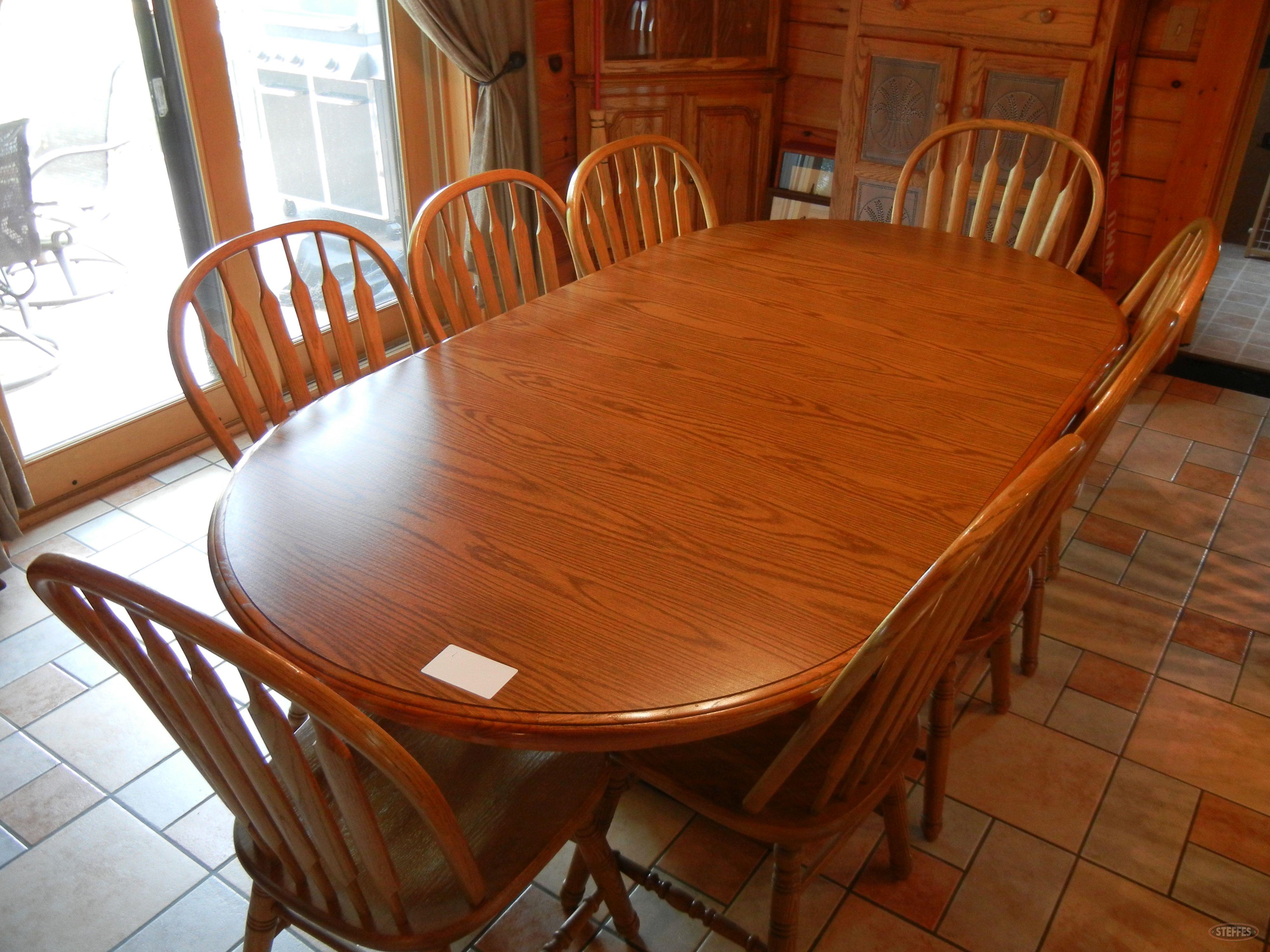 Oak dining room table_3.JPG